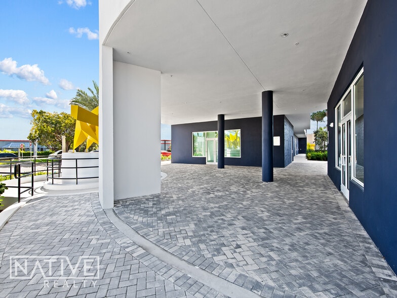 1621 S Dixie Hwy, Pompano Beach, FL for lease - Building Photo - Image 3 of 14