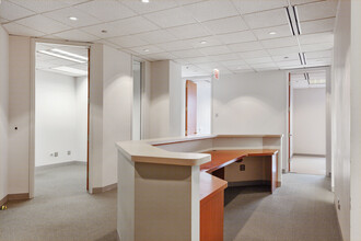 1301 W 22nd St, Oak Brook, IL for lease Building Photo- Image 1 of 9