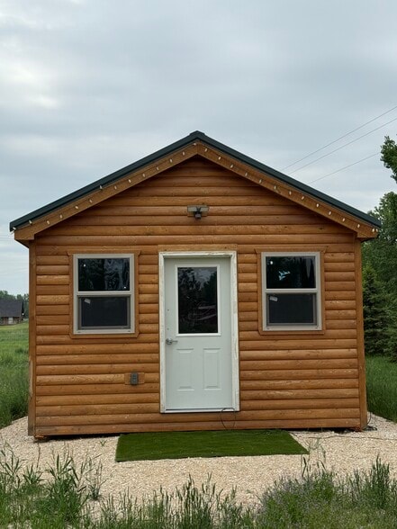 1250 Strand Rd, Evansville, WY for sale - Primary Photo - Image 1 of 8