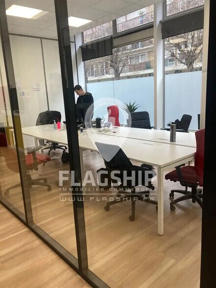 Office in Courbevoie for lease - Interior Photo - Image 2 of 6