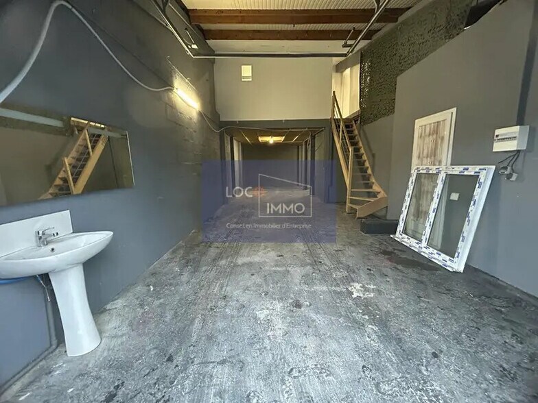 Flex in Gradignan for lease - Interior Photo - Image 1 of 11