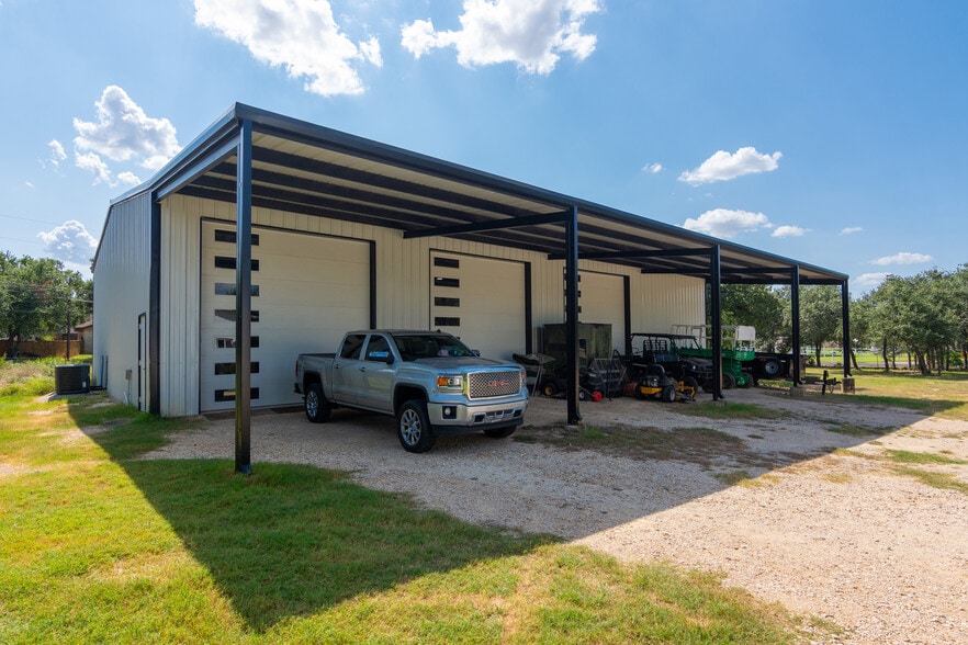 322 Logan Ranch Rd, Georgetown, TX for lease - Building Photo - Image 3 of 24