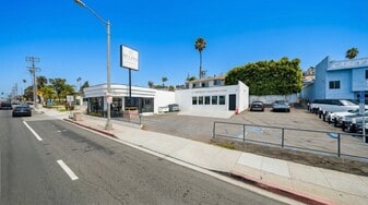 860 Pacific Coast Hwy - Retail Space