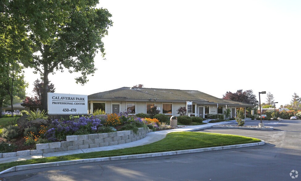 450-470 E Calaveras Blvd, Milpitas, CA for lease - Building Photo - Image 1 of 11