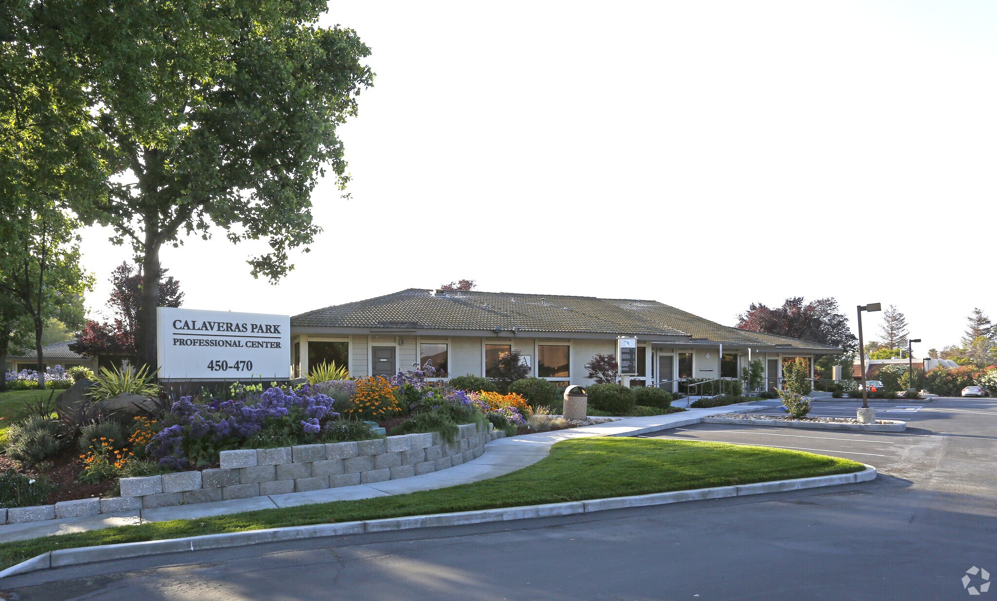450-470 E Calaveras Blvd, Milpitas, CA for lease Building Photo- Image 1 of 12