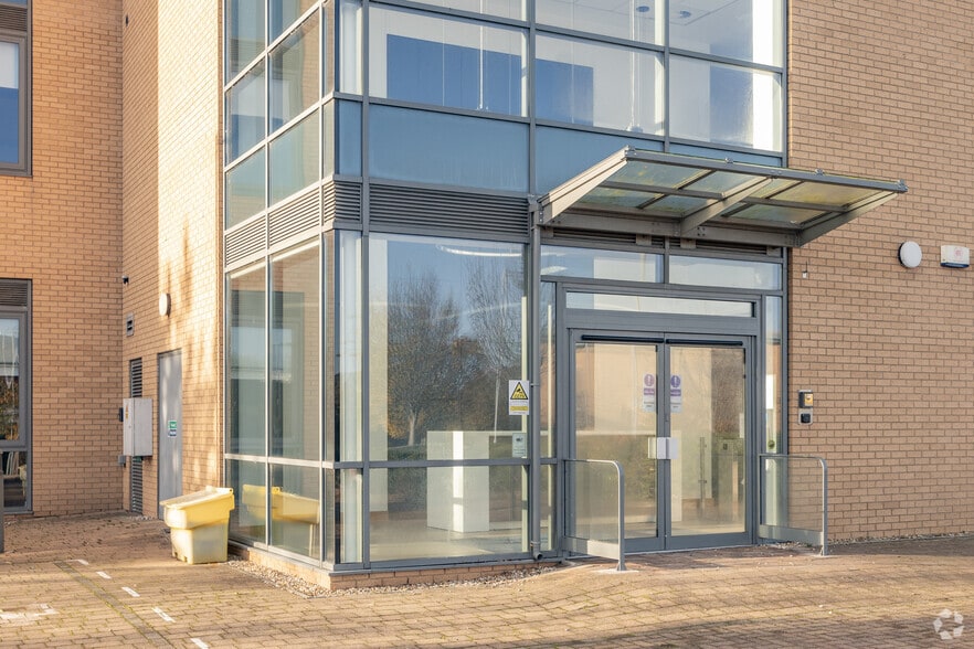 Harlequin Office Park, Bristol for lease - Building Photo - Image 2 of 3