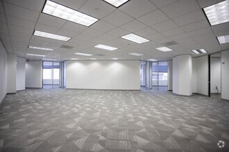 675 Bering Dr, Houston, TX for lease Interior Photo- Image 2 of 4