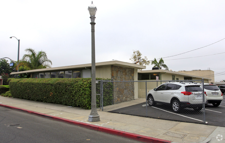 601-611 S Harbor Blvd, Anaheim, CA for sale - Building Photo - Image 2 of 2