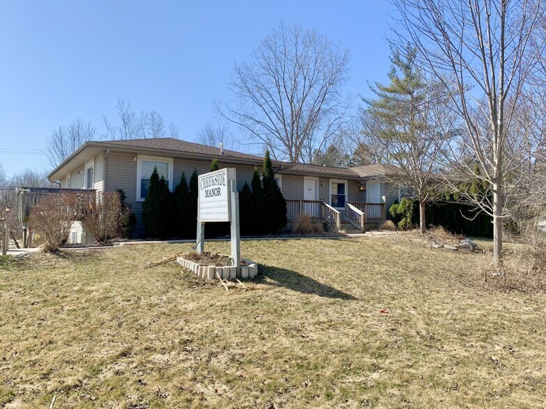 321 W Capac Rd, Imlay City, MI 48444