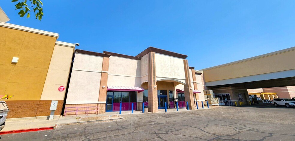 2101 N Imperial Ave, El Centro, CA for lease - Building Photo - Image 3 of 7