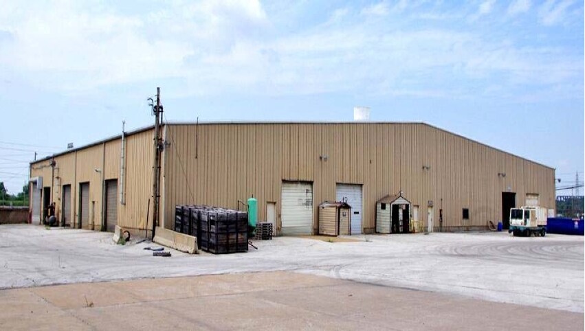 2401 Mississippi Ave, Sauget, IL for lease - Primary Photo - Image 2 of 14