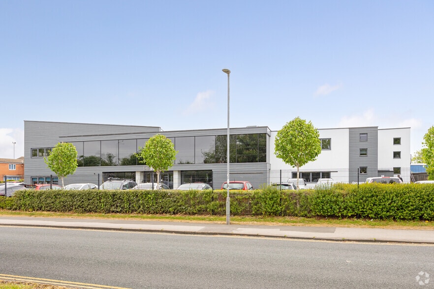 Springfield Way, Hull for lease - Building Photo - Image 3 of 10