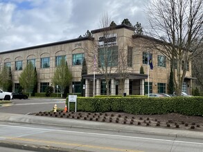 27100 SW Parkway Ave, Wilsonville, OR for lease Building Photo- Image 2 of 4