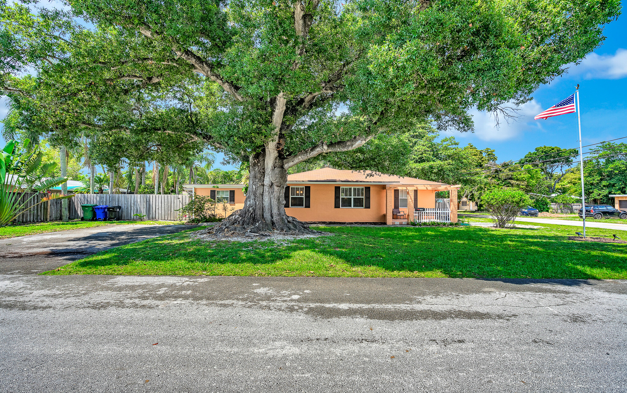 1645 NE 9th Ave, Fort Lauderdale, FL for sale Primary Photo- Image 1 of 1