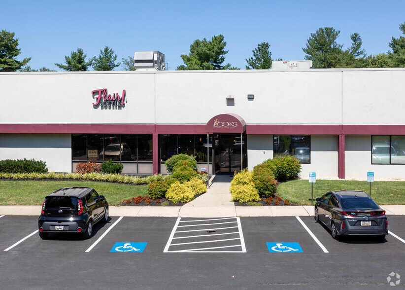 6822 Oak Hall Ln, Columbia, MD for lease - Building Photo - Image 3 of 6