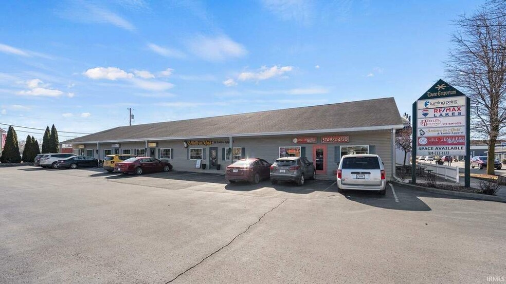 225 N Main St, North Webster, IN for lease - Building Photo - Image 2 of 15