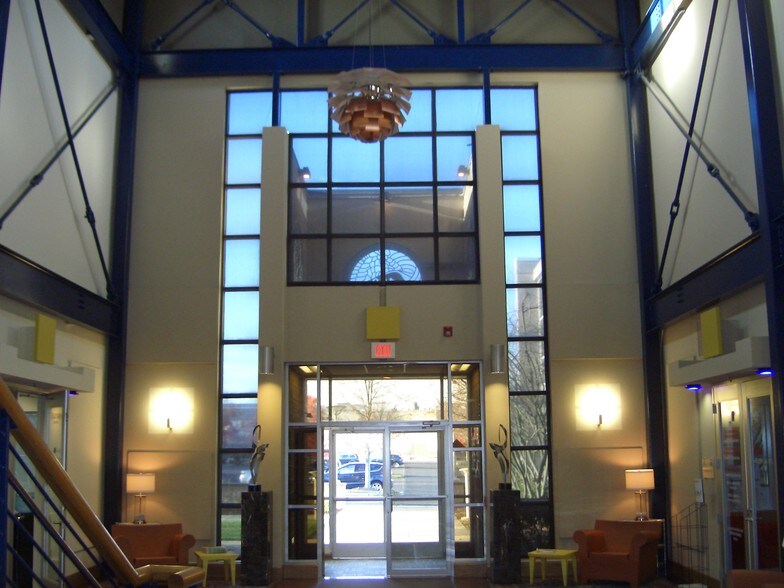 100 Canal Pointe Blvd, Princeton, NJ 08540