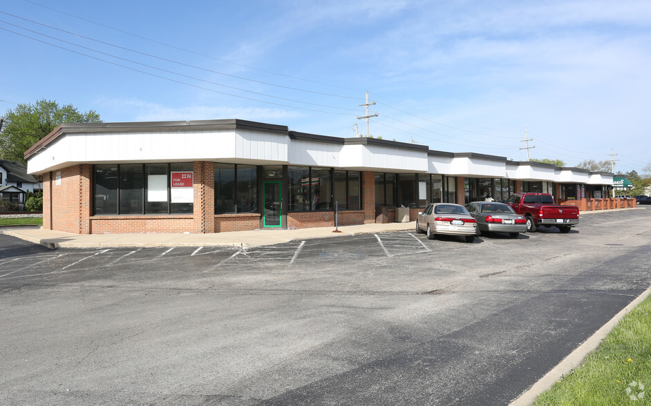 590 S York St, Elmhurst, IL for lease - Primary Photo - Image 1 of 8