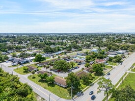 5518 25th St W, Bradenton FL - Duplex Property
