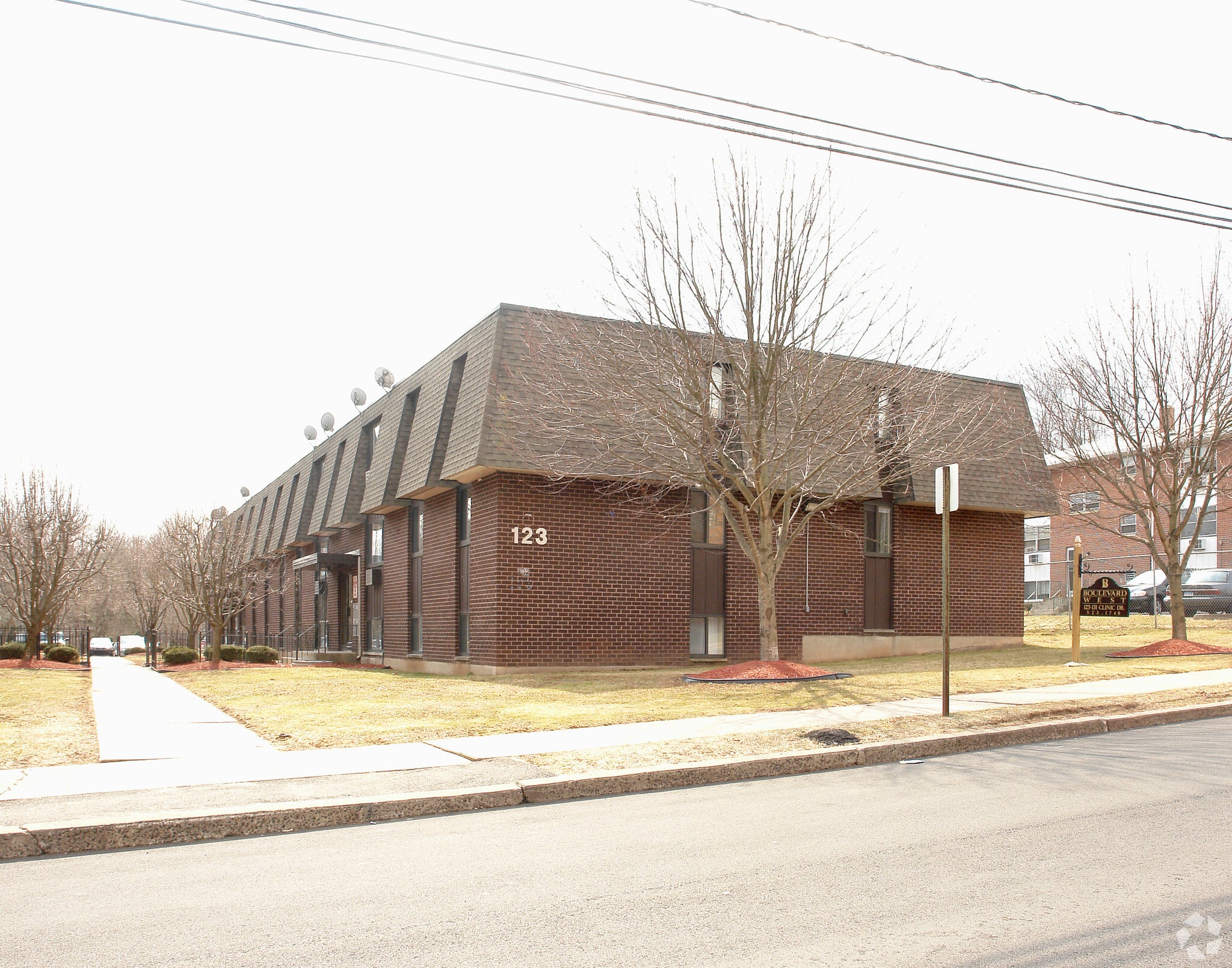 123-131 Clinic Dr, New Britain, CT for sale Primary Photo- Image 1 of 1
