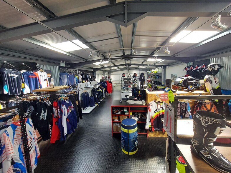 Wadhurst Rd, Mark Cross for lease - Building Photo - Image 3 of 35