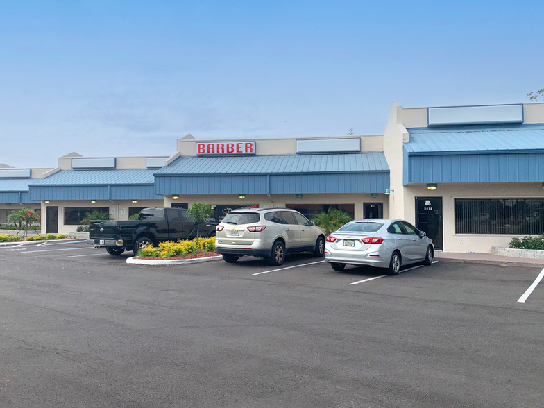 900-914 Dixon Blvd, Cocoa, FL for lease - Building Photo - Image 1 of 3