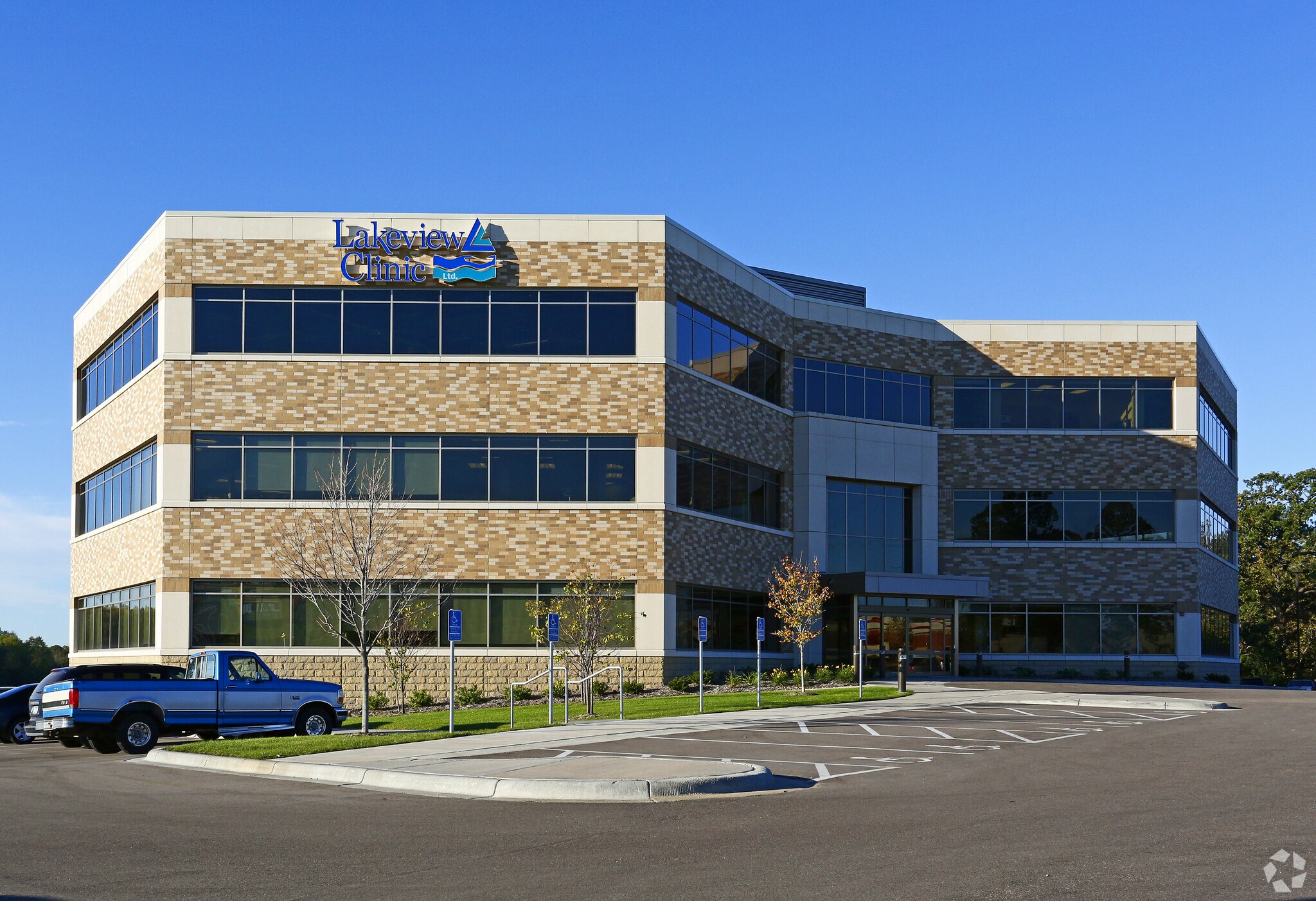 110105 Pioneer Trl, Chaska, MN for lease Primary Photo- Image 1 of 10