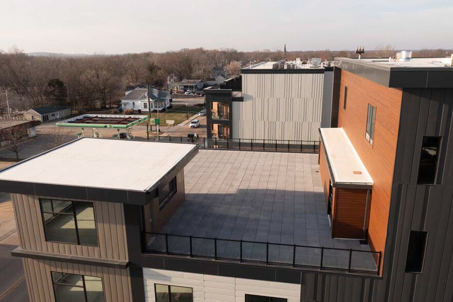 400 N Main St, Edwardsville, IL for lease - Building Photo - Image 3 of 12