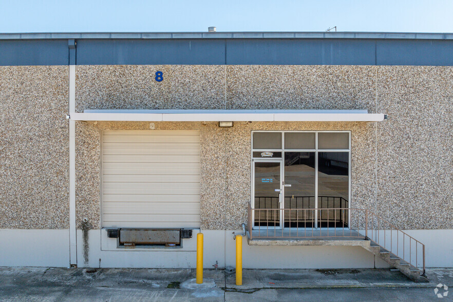 3701-3749 Yale St, Houston, TX for lease - Building Photo - Image 3 of 6