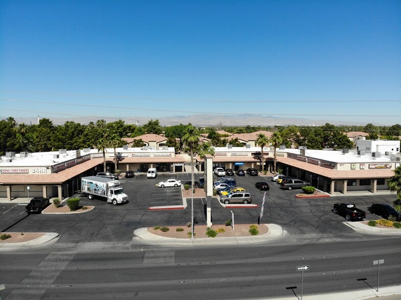 861 N Nellis Blvd, Las Vegas, NV for lease - Building Photo - Image 1 of 4