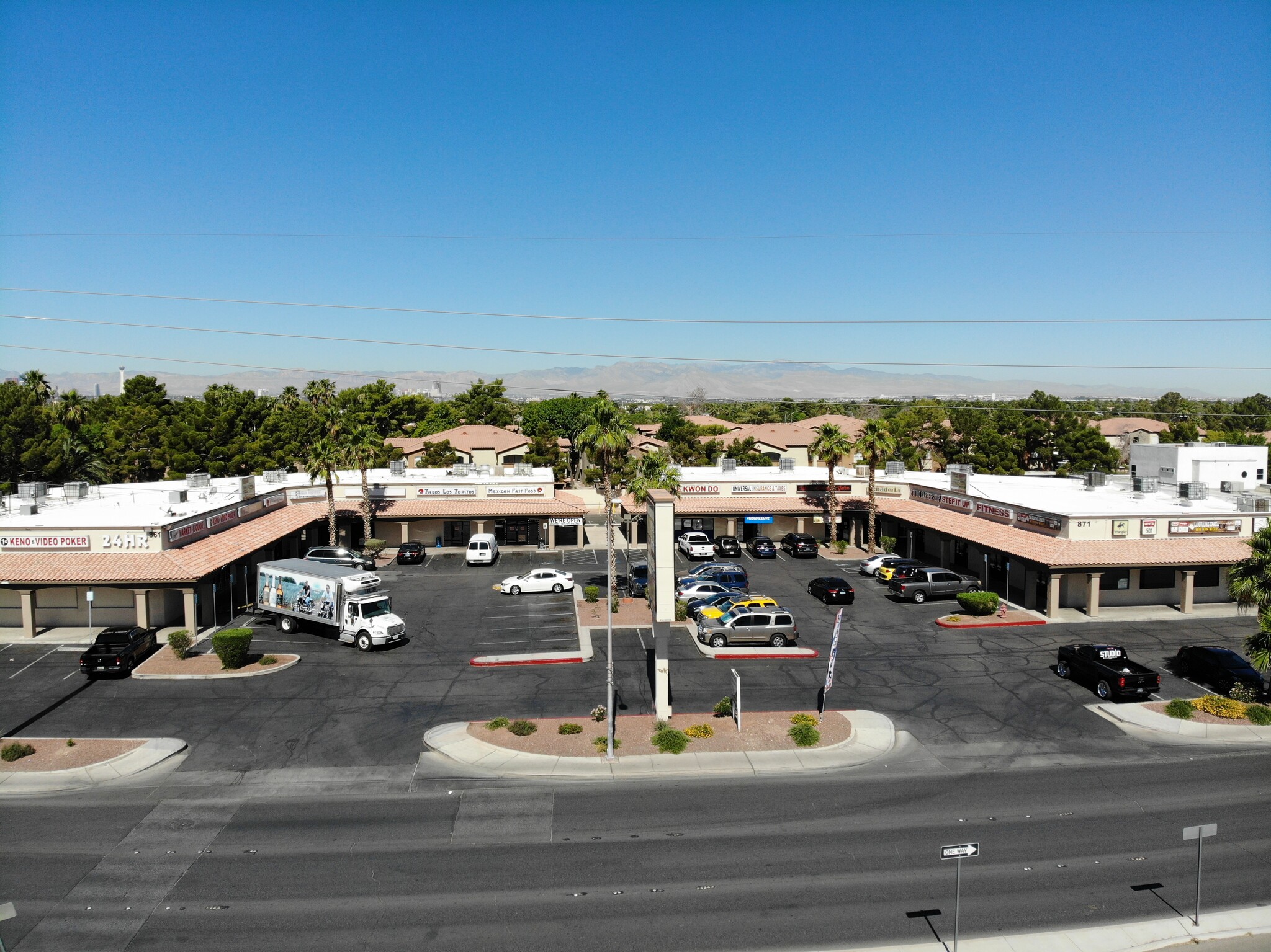 861 N Nellis Blvd, Las Vegas, NV for lease Building Photo- Image 1 of 5
