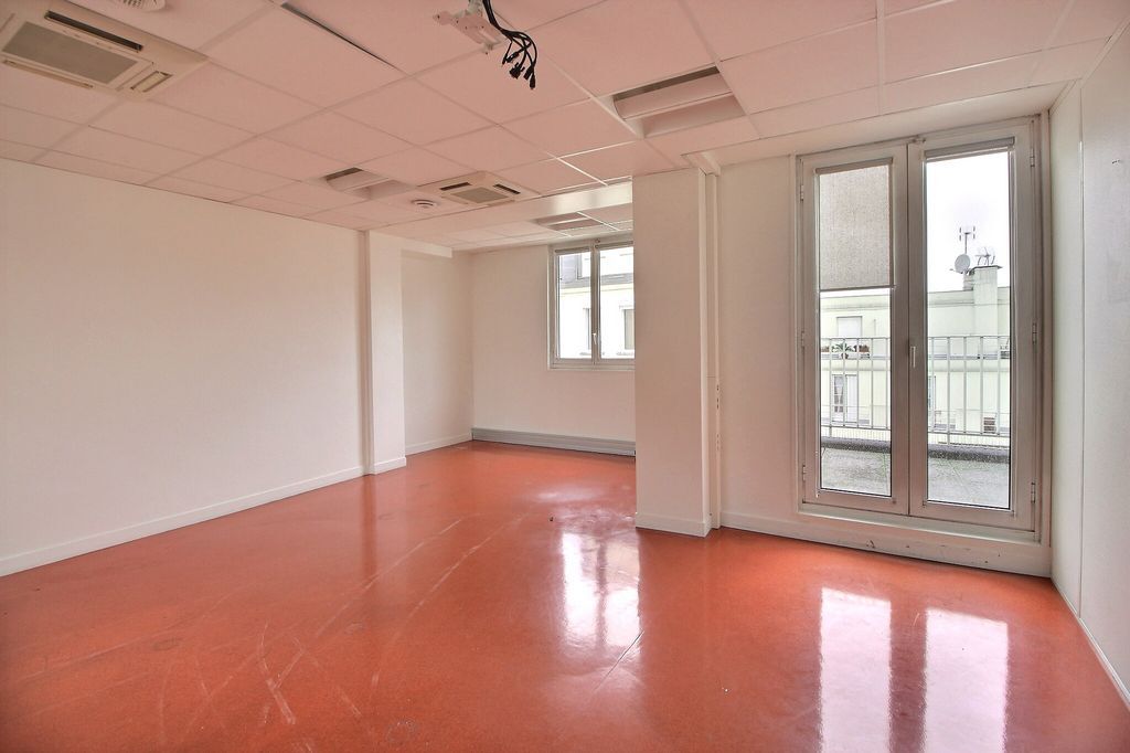 100 Rue Du Faubourg Saint-Antoine, Paris for lease Building Photo- Image 1 of 10
