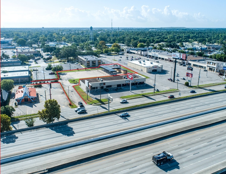 123 W Main St, Humble, TX for lease - Building Photo - Image 3 of 4