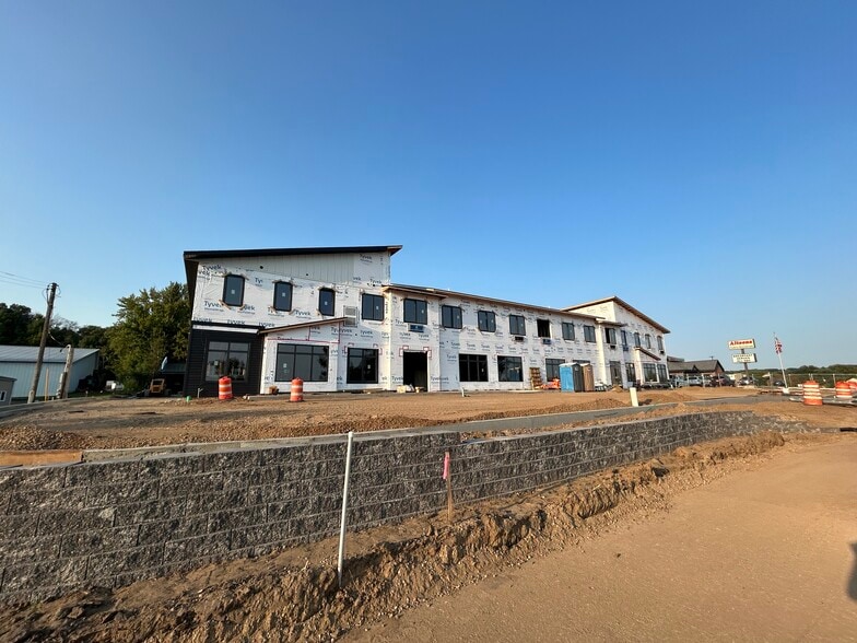 2020 N Hillcrest Pky, Altoona, WI for lease - Construction Photo - Image 2 of 5