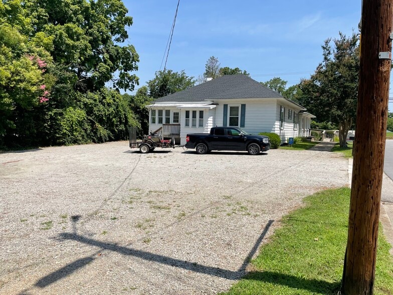 314 E Atlantic St, South Hill, VA for sale - Building Photo - Image 2 of 13