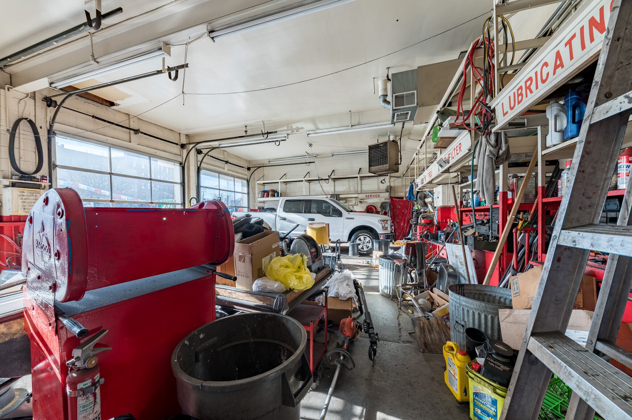 414 Corbin Pl, Fairmont, WV 26554 Gas/Service Station City Center