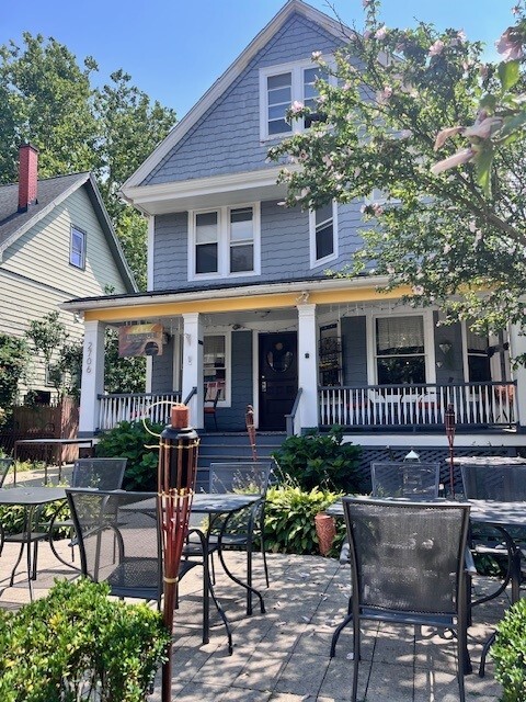 12706 Larchmere Blvd, Cleveland, OH for lease Interior Photo- Image 1 of 4