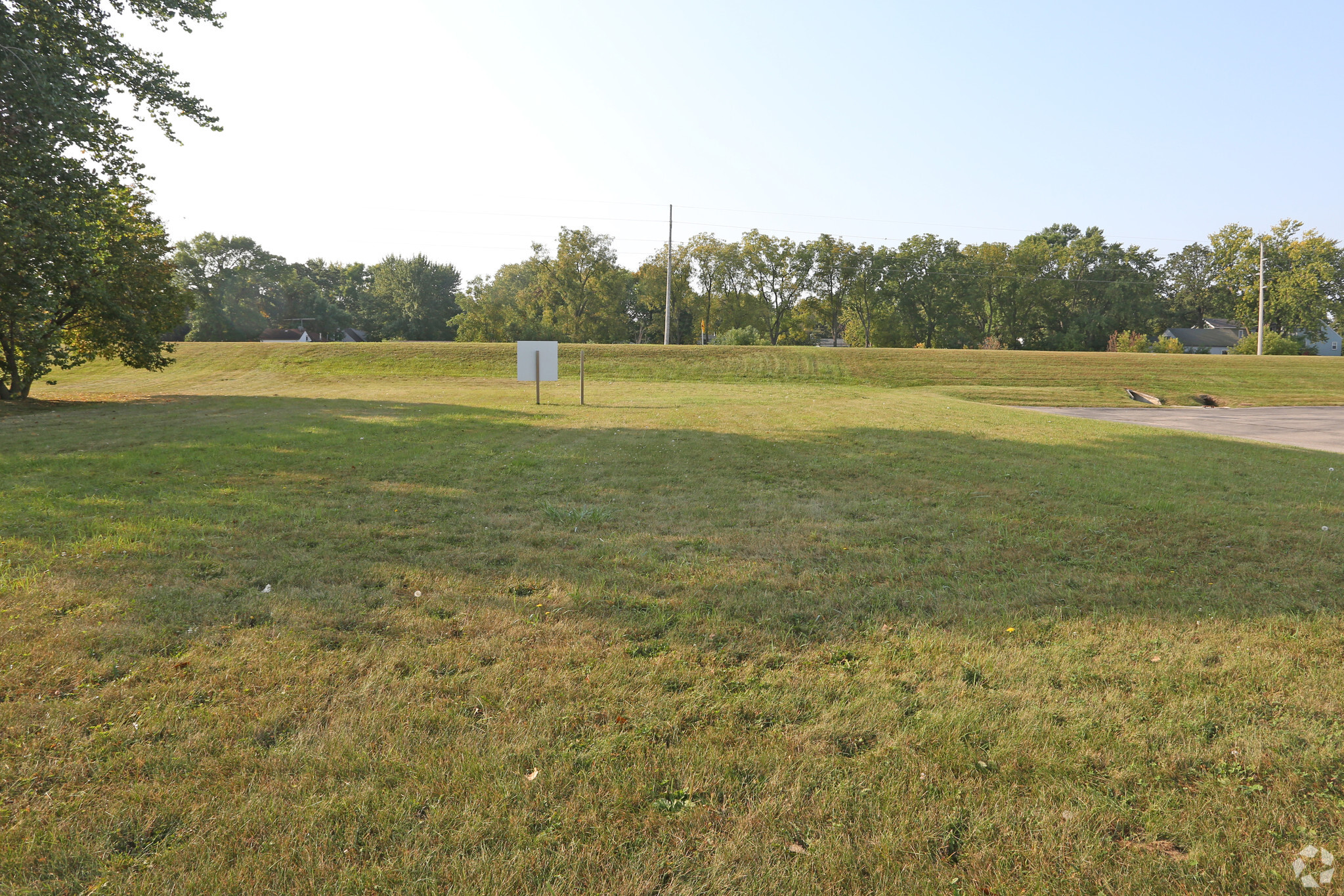 10th Ave N, Clear Lake, IA for sale Primary Photo- Image 1 of 1