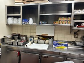 98-1005 Moanalua Rd, Aiea, HI for lease Interior Photo- Image 2 of 7