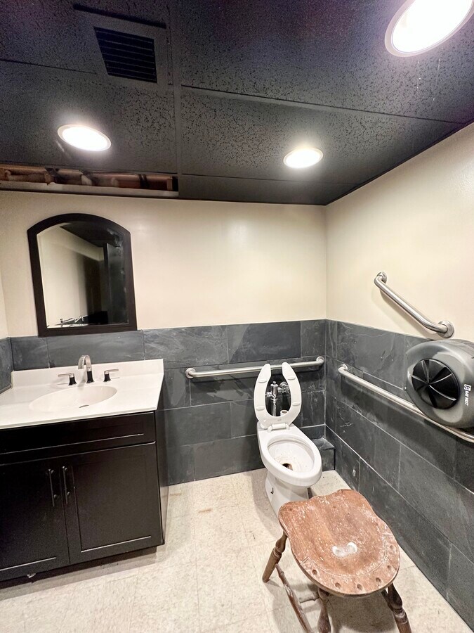 1110 Edella & Fairview Rd, Clarks Summit, PA 18411