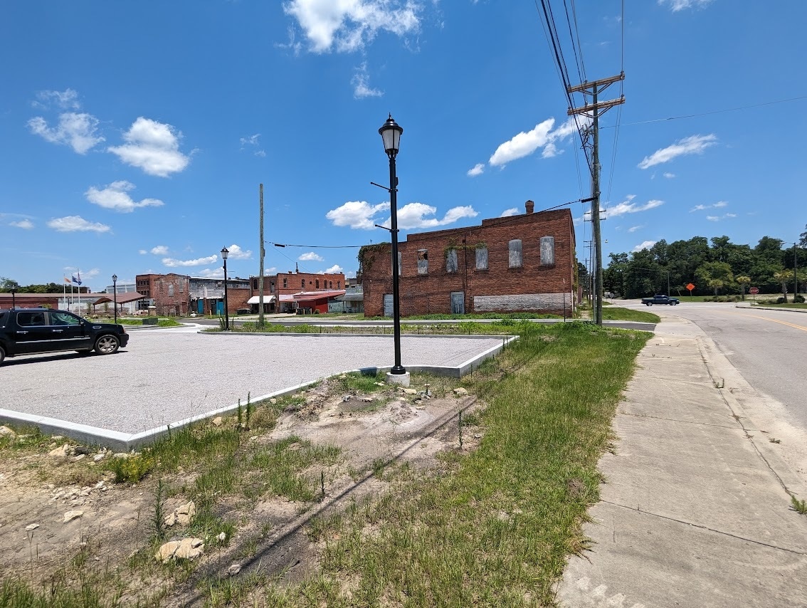 3166 Main Hwy, Bamberg, SC 29003 Buy Sell Trade Building