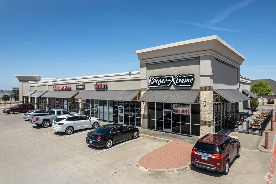 8021 Matlock Rd, Arlington, TX for lease - Primary Photo - Image 1 of 21