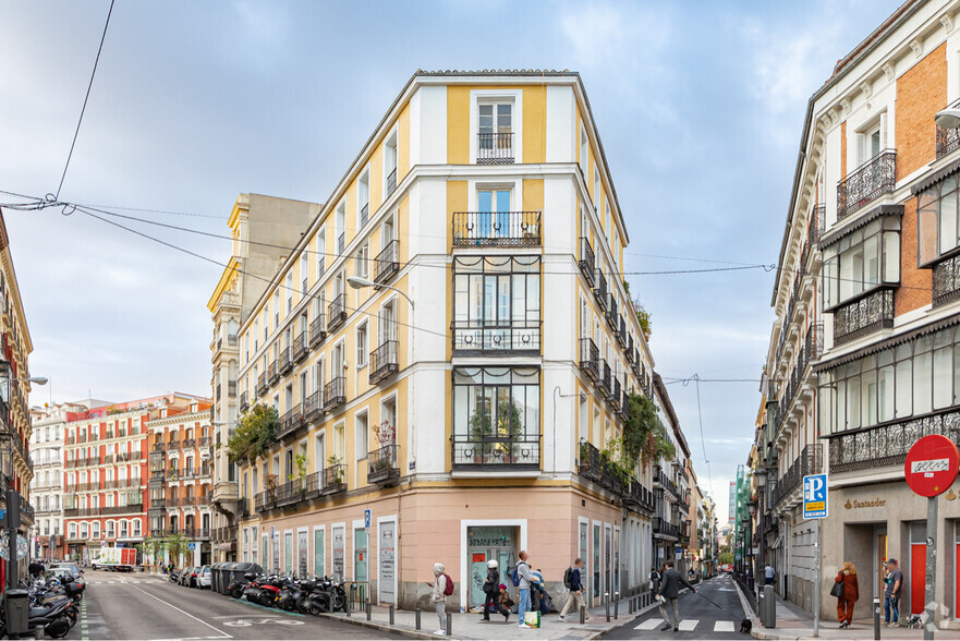 Calle de Barquillo, 44, Madrid, Madrid for lease - Primary Photo - Image 1 of 4