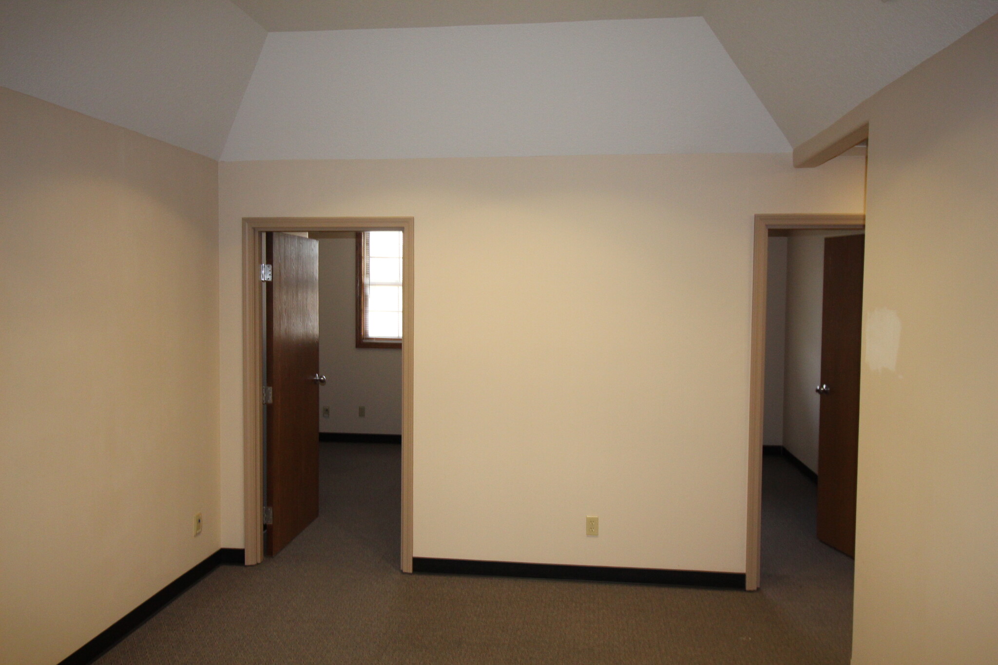 2859 Northpark Ave, Huntington, IN for lease Interior Photo- Image 1 of 4