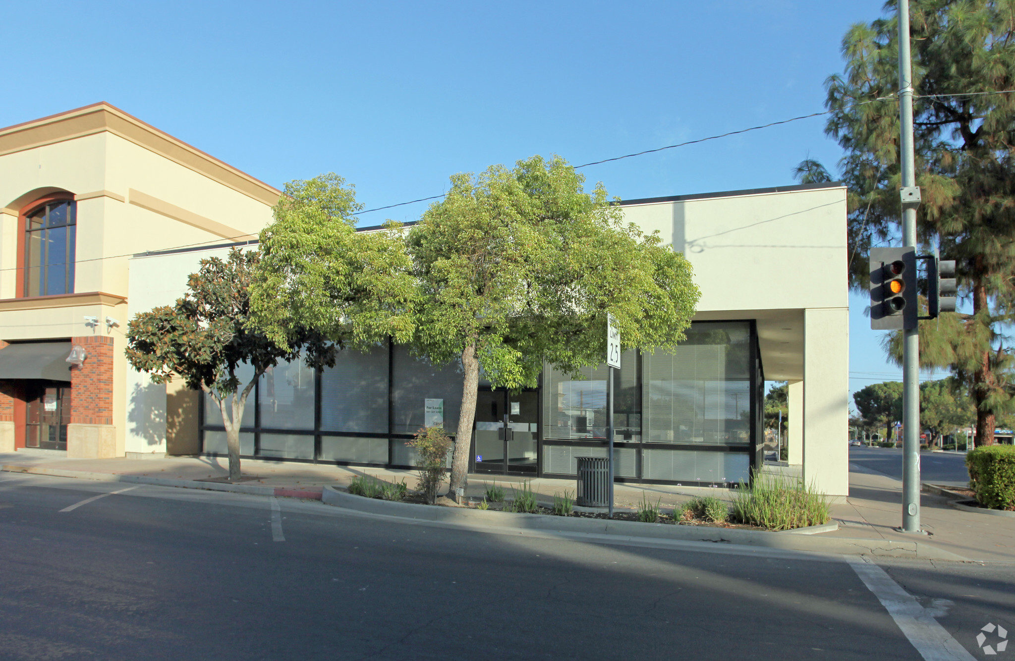 300 W 7th St, Hanford, CA 93230 - Office/Retail for Lease | LoopNet