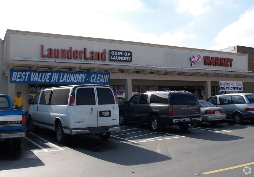 1010 E Hammer Ln, Stockton, CA 95210 Hammertown Shopping Center