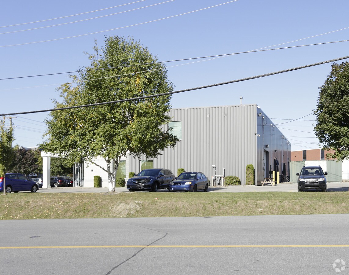 44444456 Boul de la GrandeAllée, Boisbriand, QC J7H 1R9