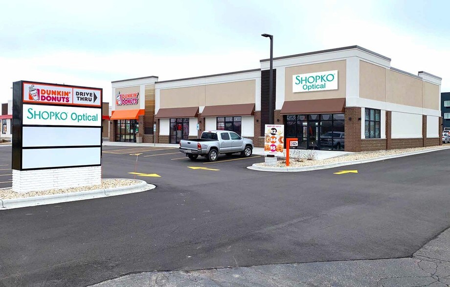 1640-1644 Madison Ave, Fort Atkinson, WI for sale - Building Photo - Image 1 of 1