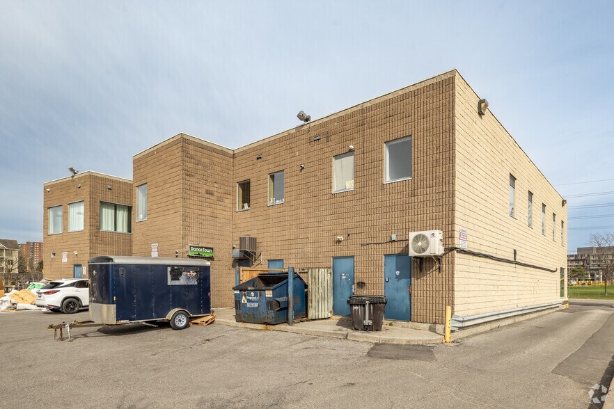 1574 Walkley Rd, Ottawa, ON for lease - Building Photo - Image 2 of 2