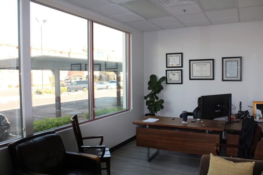 9580 W Sahara Ave, Las Vegas, NV for lease - Interior Photo - Image 3 of 7